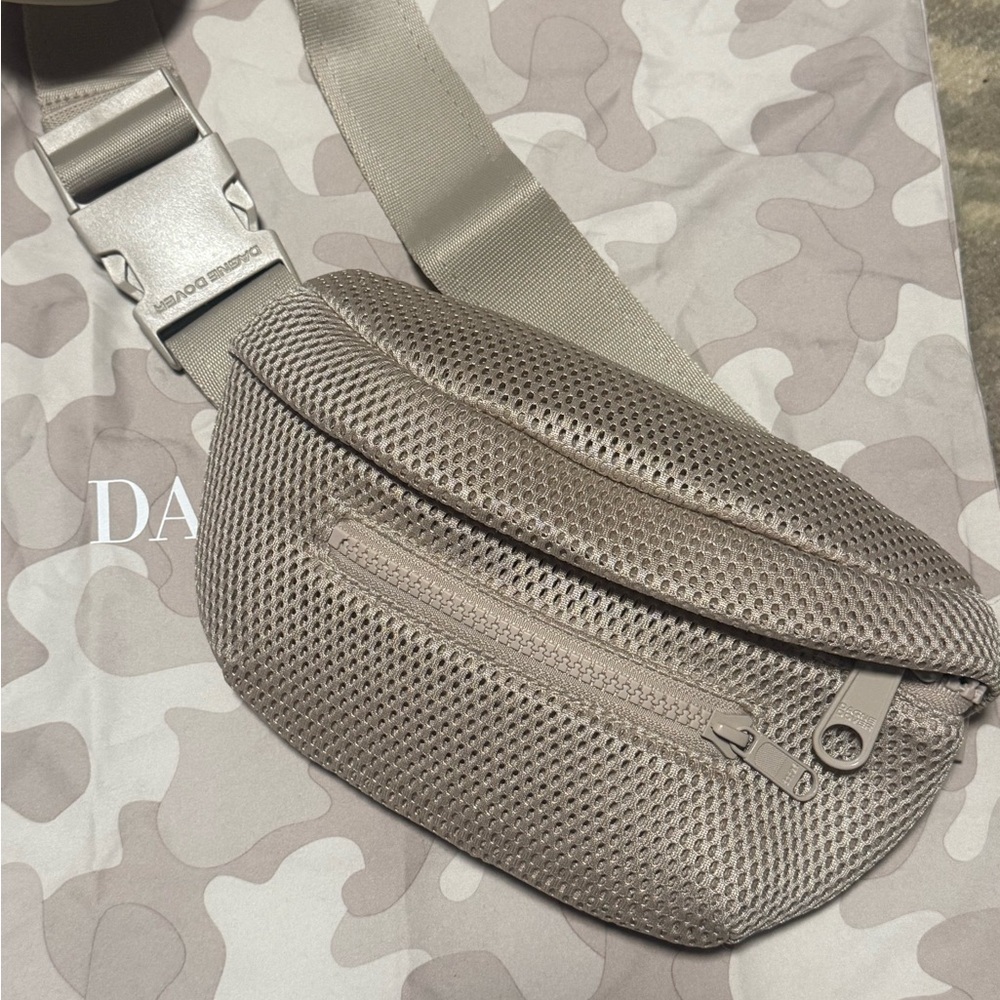 Dagne Dover Ace Mesh Fanny Pack